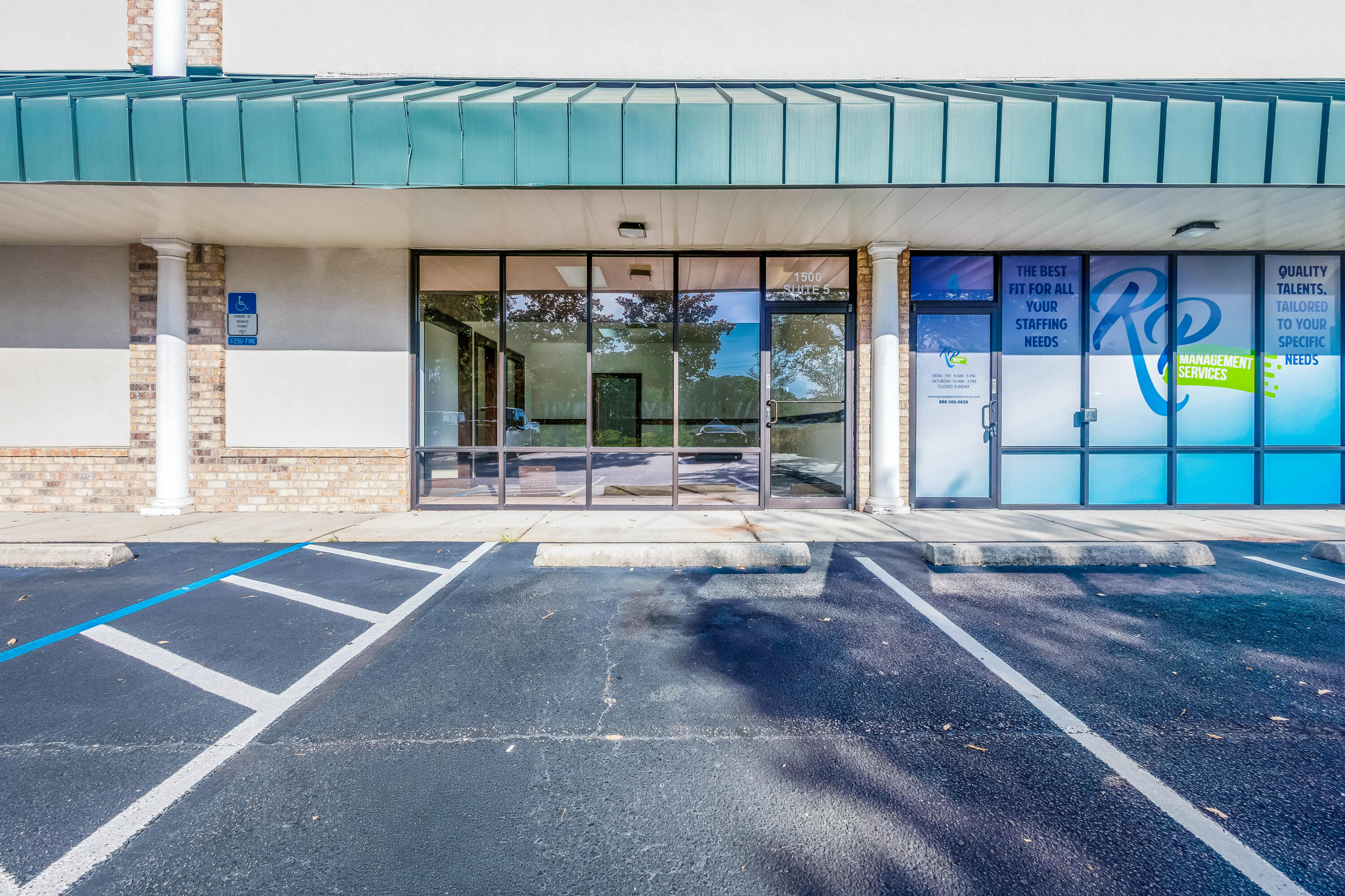 Office/Retail space located near Hurlburt Field in West Fort Walton Beach! The space has a daily traffic count of 32,000 and is located between Hurlburt Field, Eglin AFB and downtown Fort Walton Beach. The unit has 1040 rentable square footage that includes an open lobby area and four individual spaces that could be used as offices, a break room or a storage room. The property has plenty of open, storefront parking, security cameras, and onsite management office. Rent includes water & sewer utilities, along with common area maintenance. Schedule your showing today!
