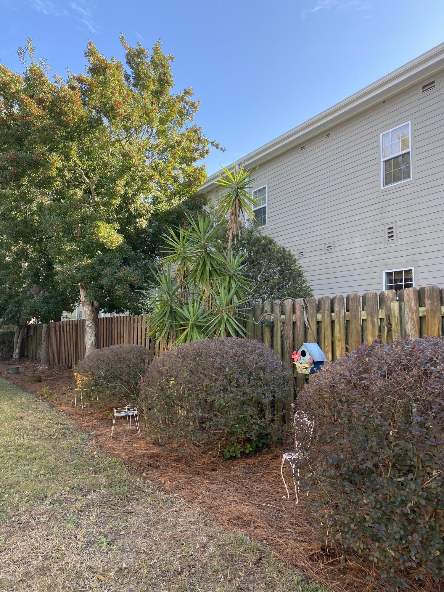 DIAMOND LAKES - Residential