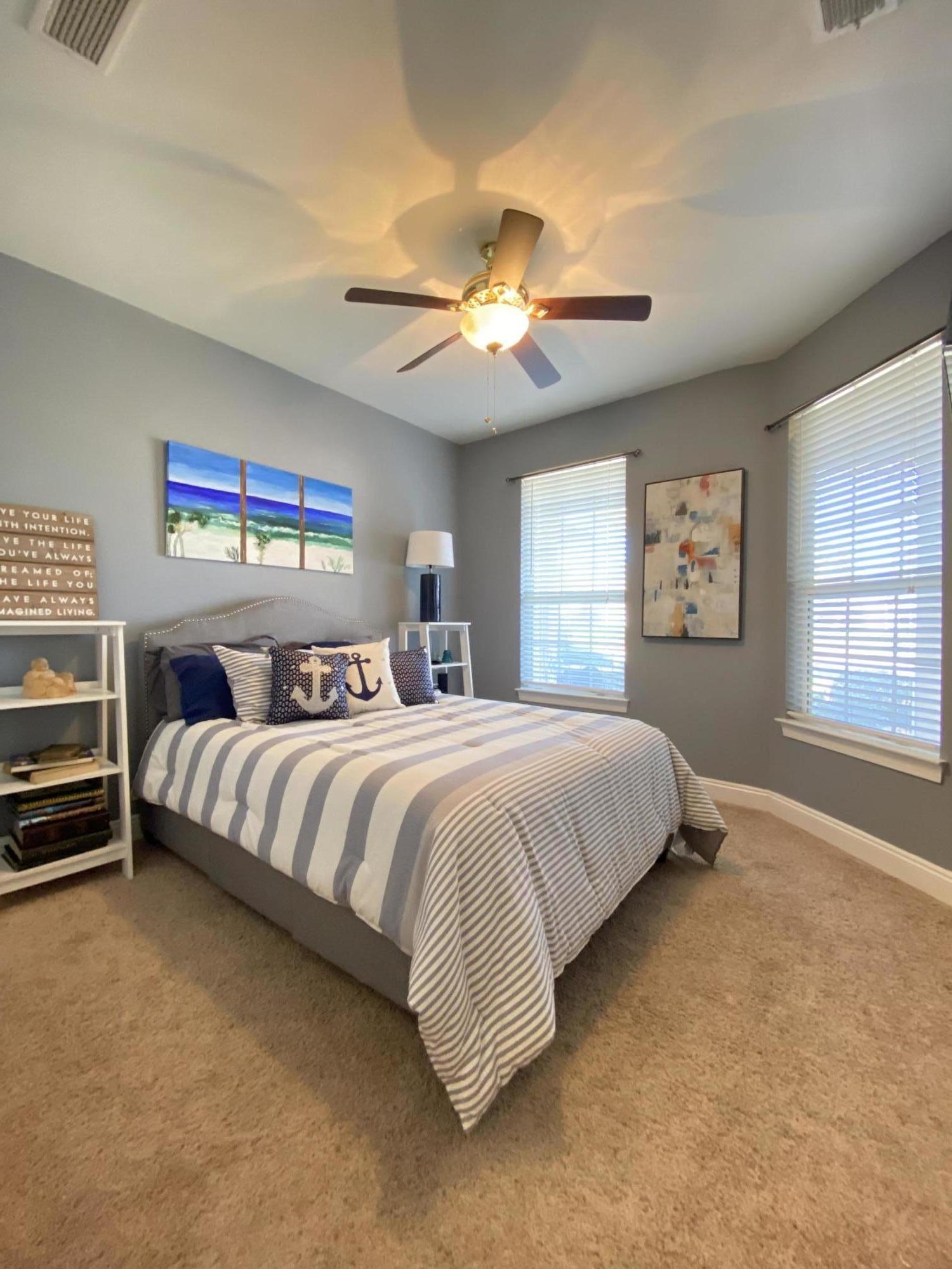 DIAMOND LAKES - Residential