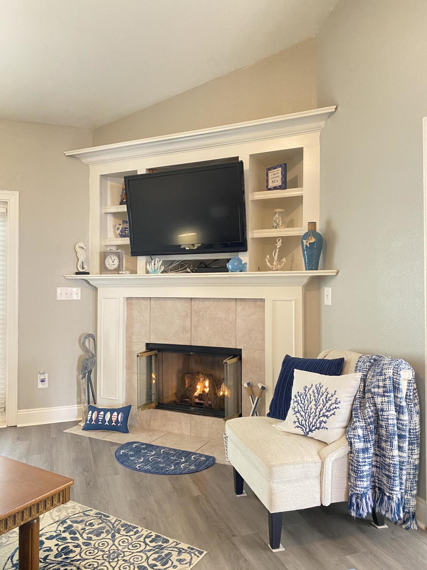 DIAMOND LAKES - Residential