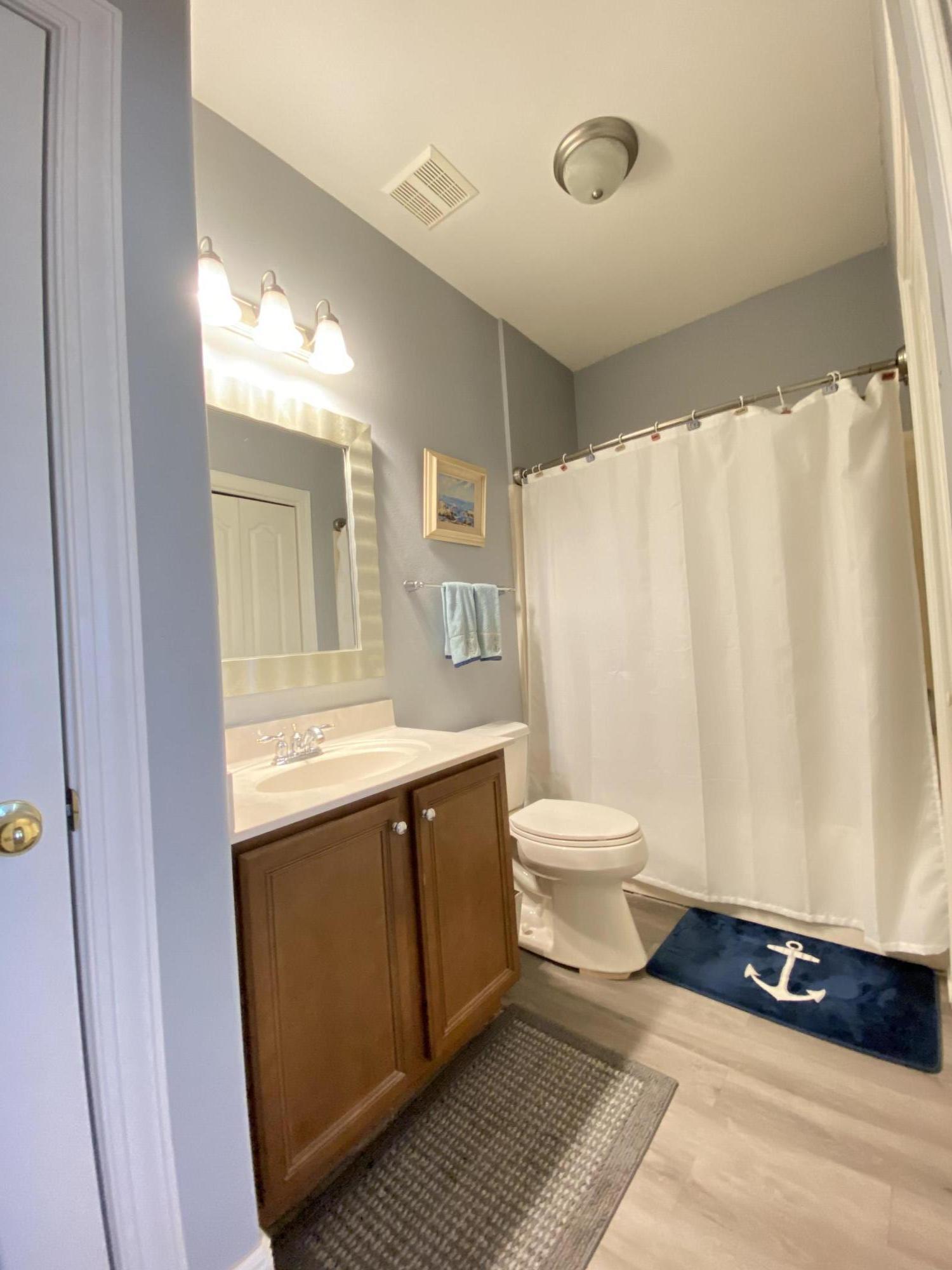 DIAMOND LAKES - Residential