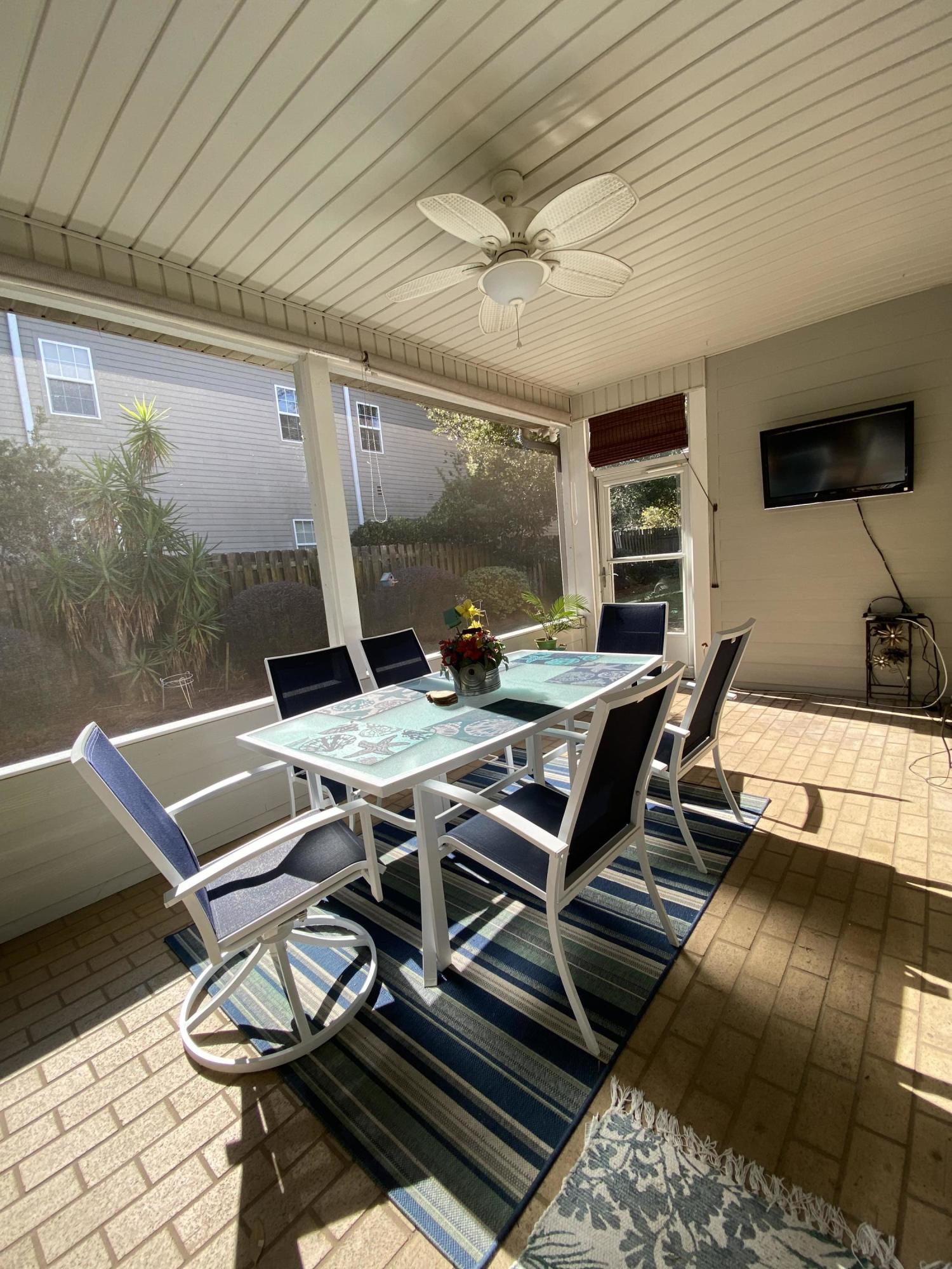 DIAMOND LAKES - Residential