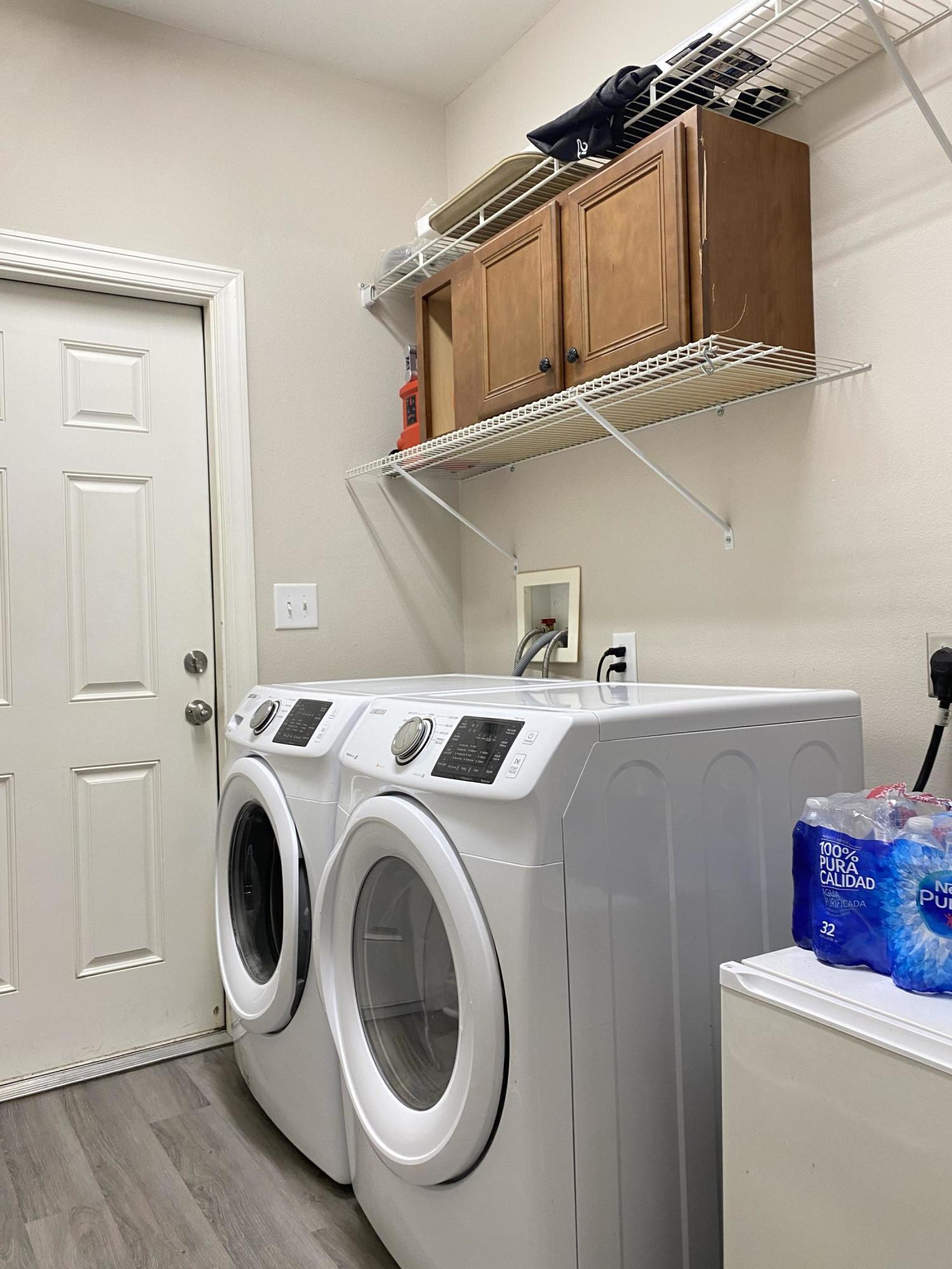 DIAMOND LAKES - Residential