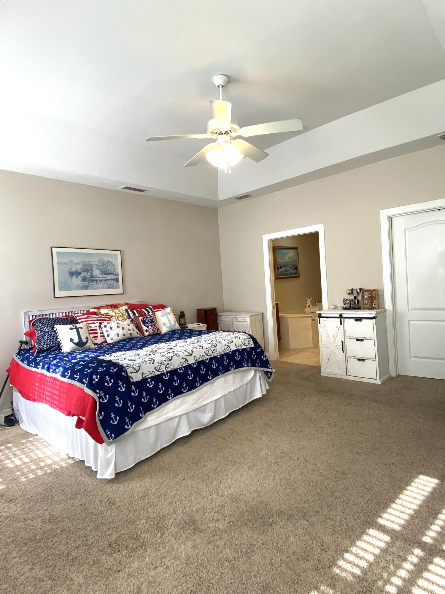 DIAMOND LAKES - Residential