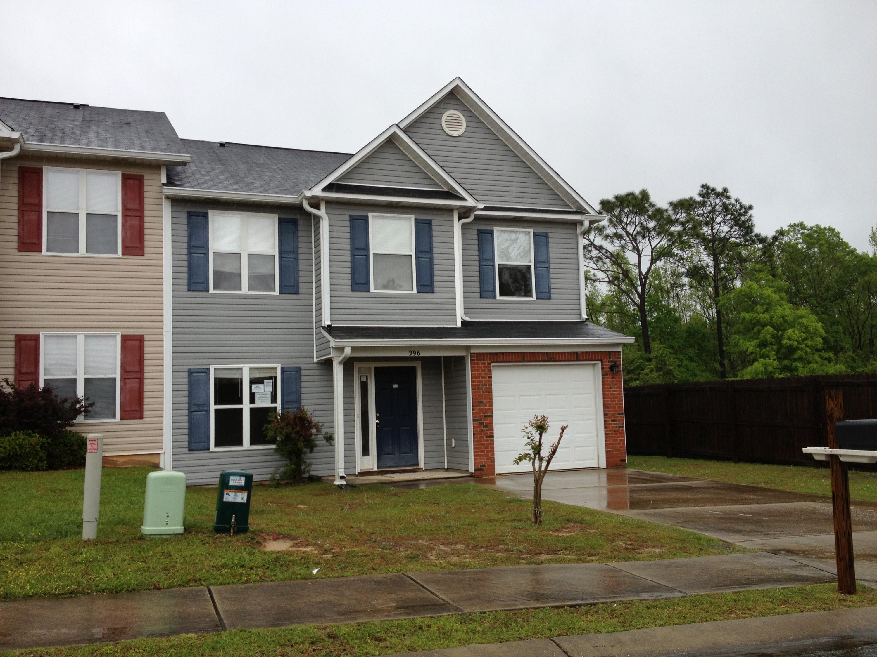 Roomy kitchen with large dining area and family room. Interior laundry conveniently located down stairs between the garage entrance and the kitchen and has a large storage closet that is handy.1 car garage and inside utility room. Hoa fees per year covers your lawn maintenance.