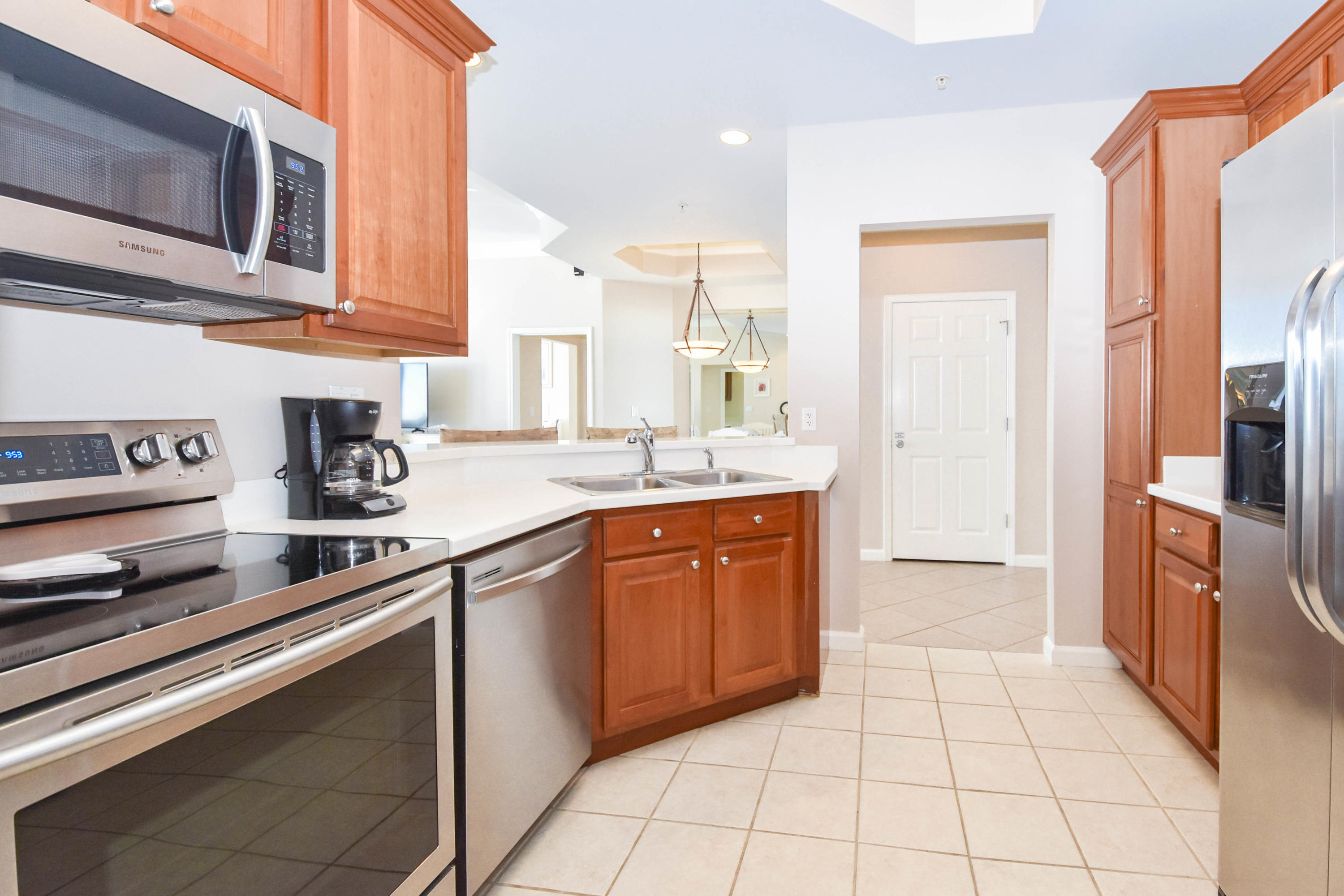 SILVER BEACH TOWERS WEST - Residential