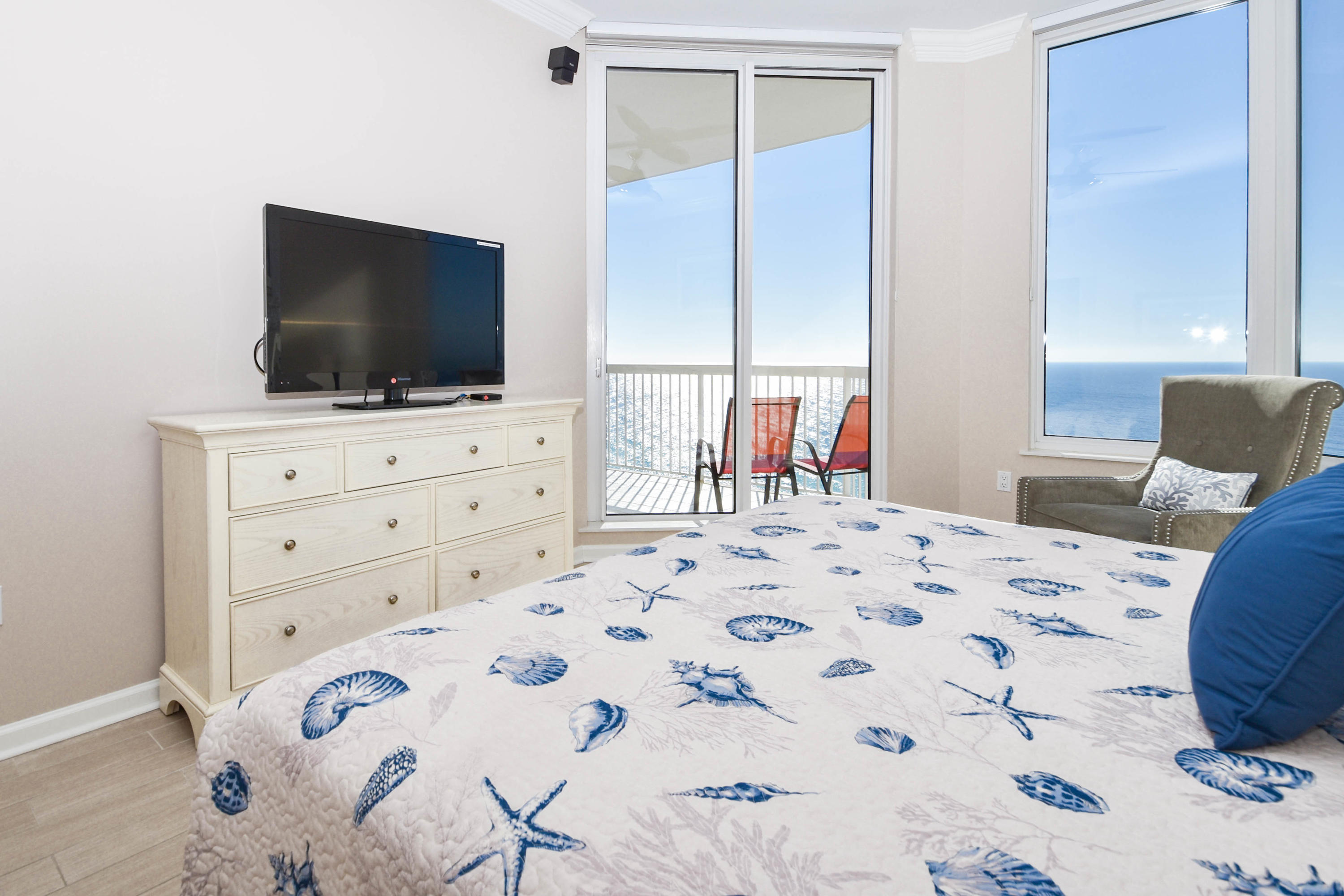 SILVER BEACH TOWERS WEST - Residential