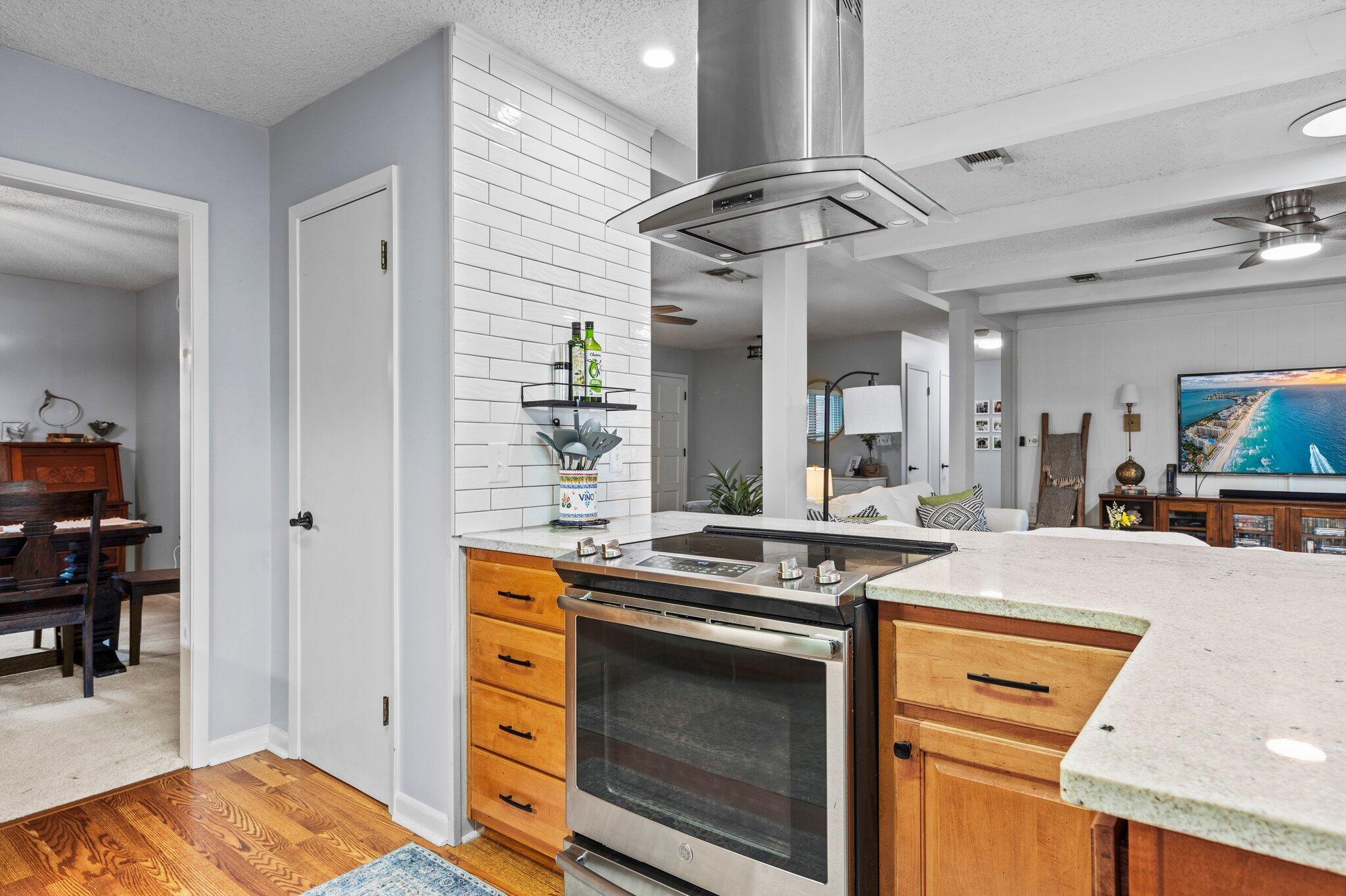 ROCKY BAYOU ESTATES 01 - Residential Lease