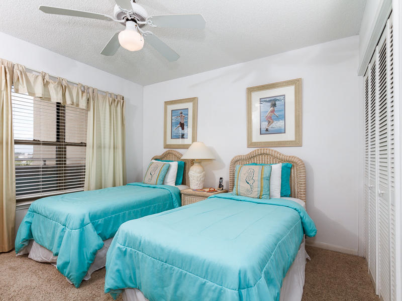 EMERALD TOWERS WEST CONDO - Residential