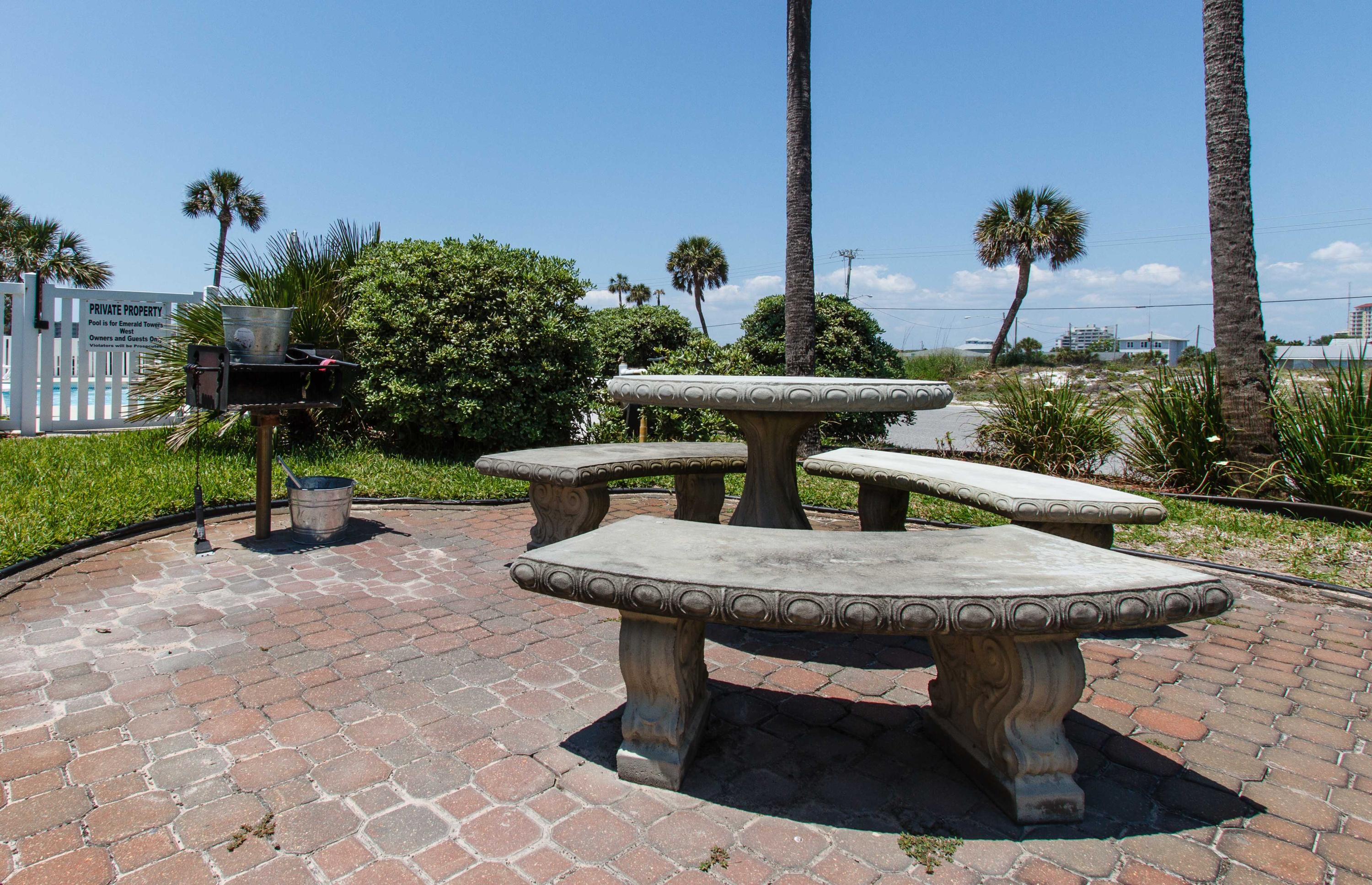 EMERALD TOWERS WEST CONDO - Residential