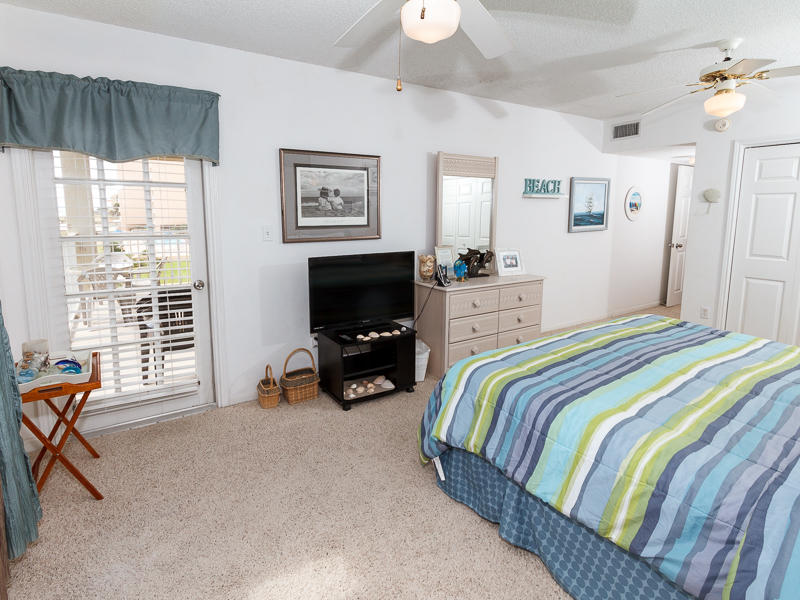 EMERALD TOWERS WEST CONDO - Residential