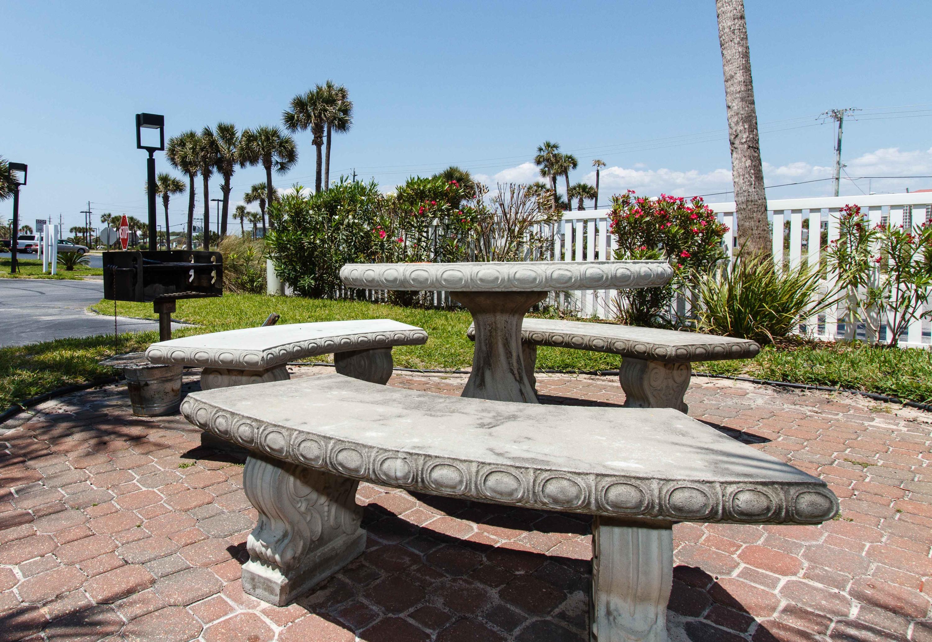 EMERALD TOWERS WEST CONDO - Residential