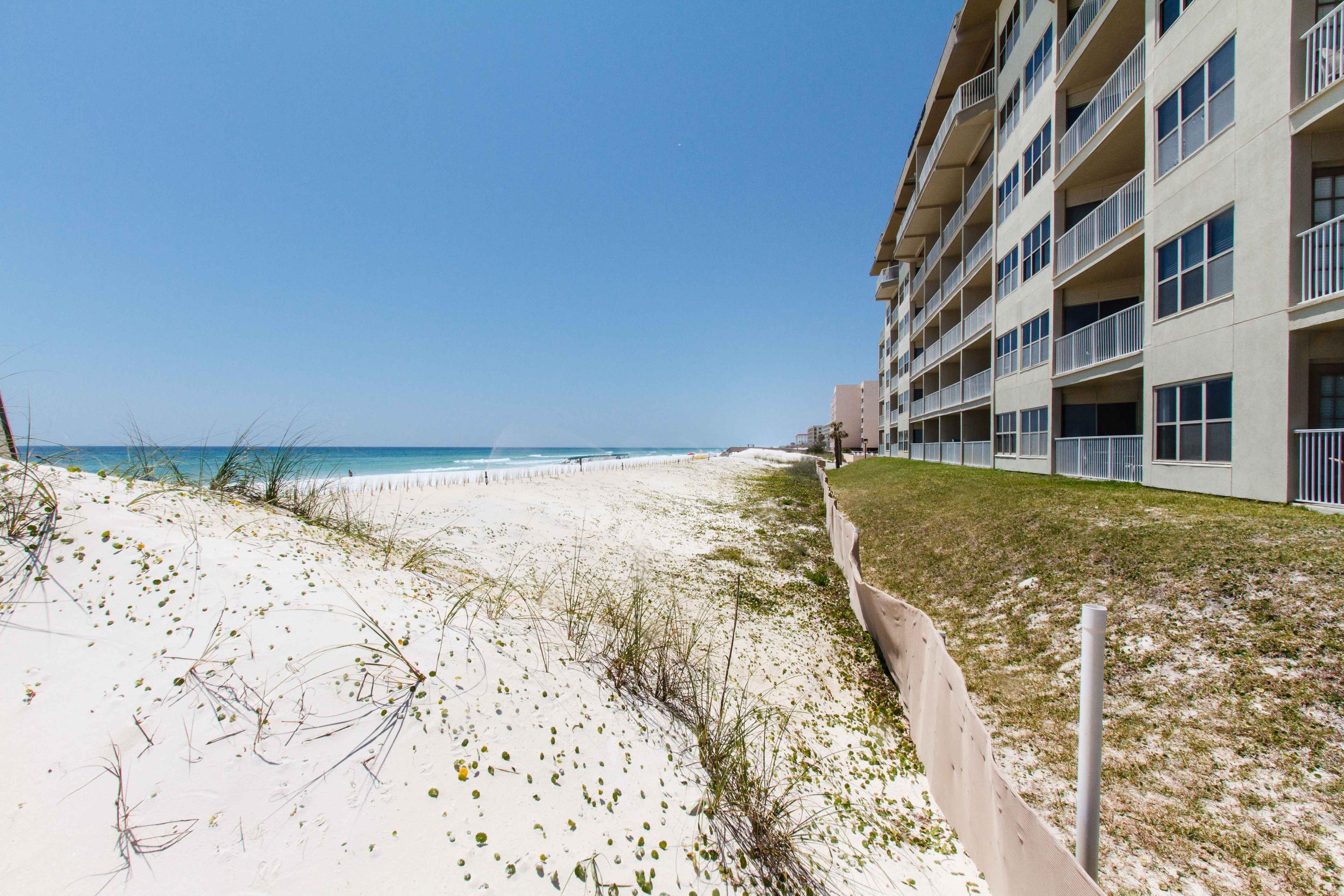 EMERALD TOWERS WEST CONDO - Residential