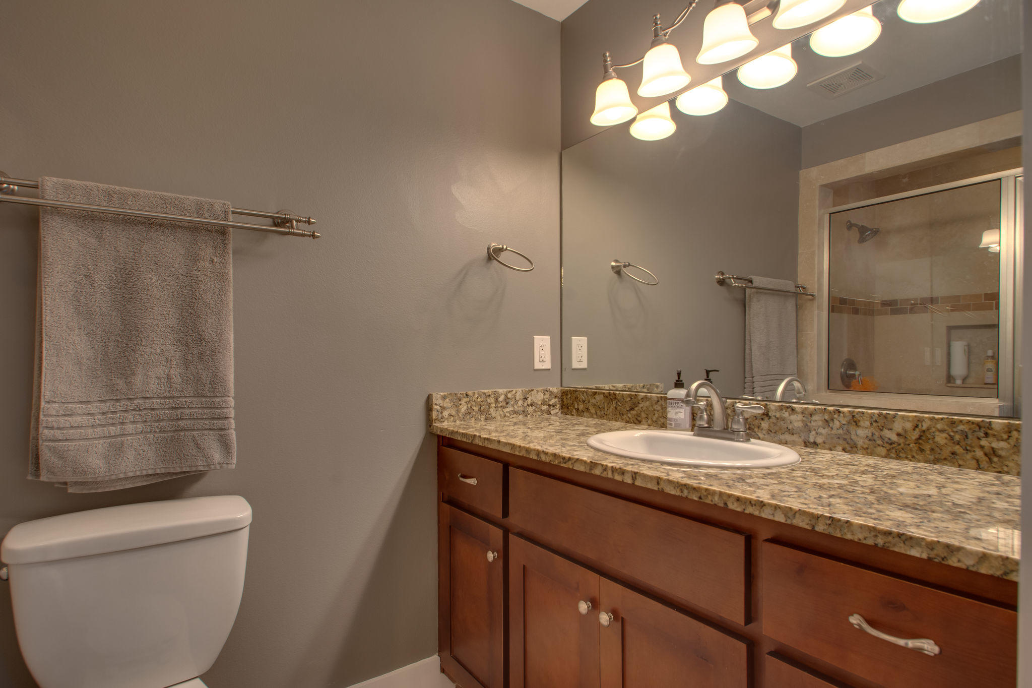 BAYVIEW MANOR - Residential