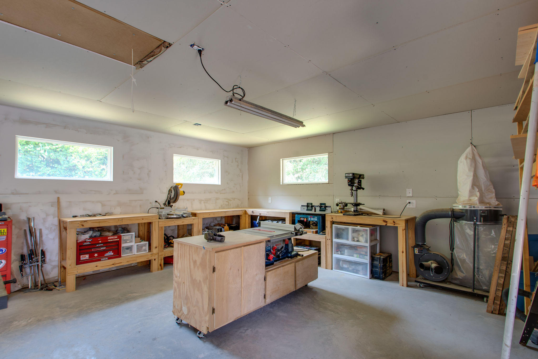 BAYVIEW MANOR - Residential