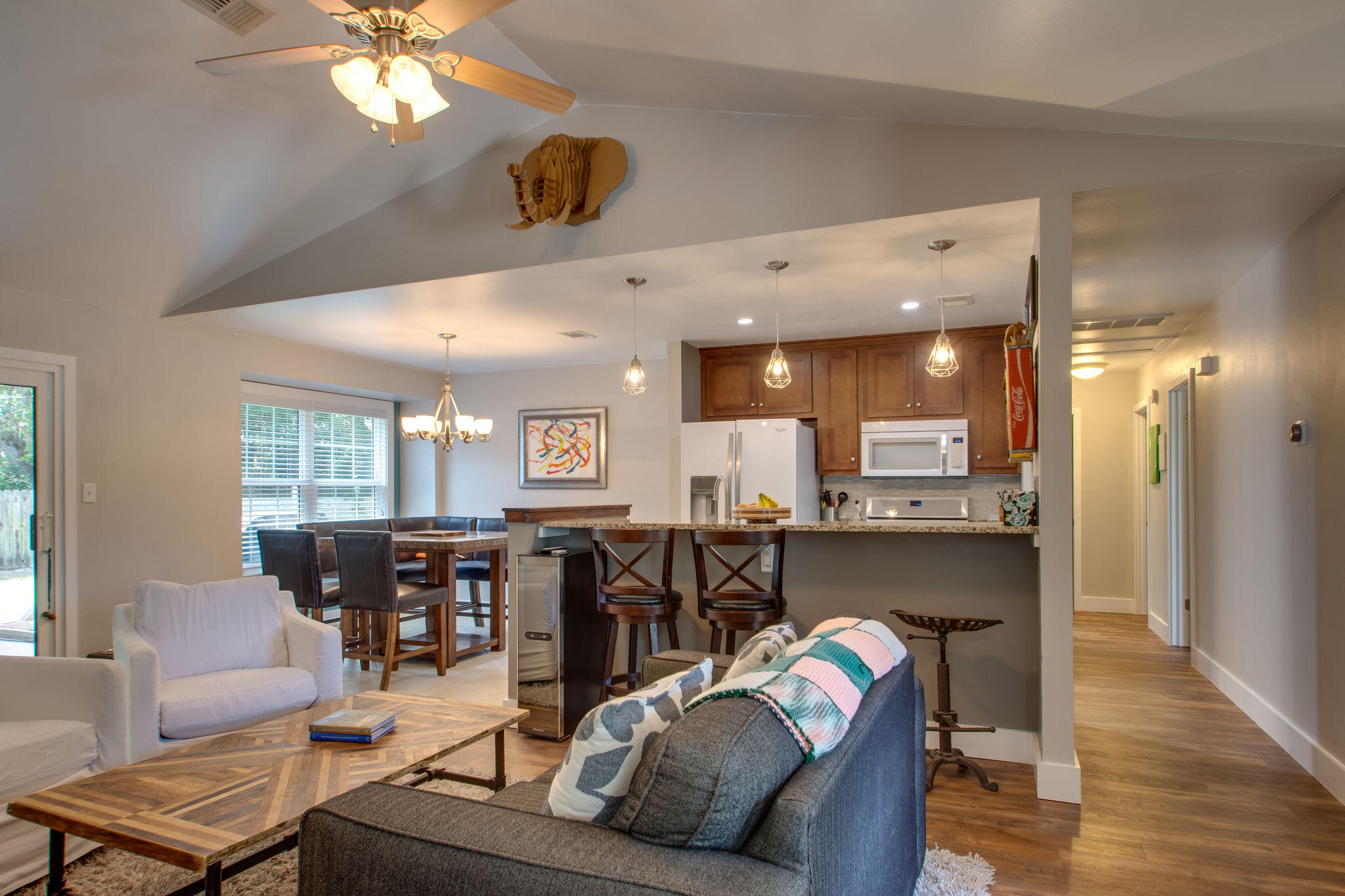 BAYVIEW MANOR - Residential