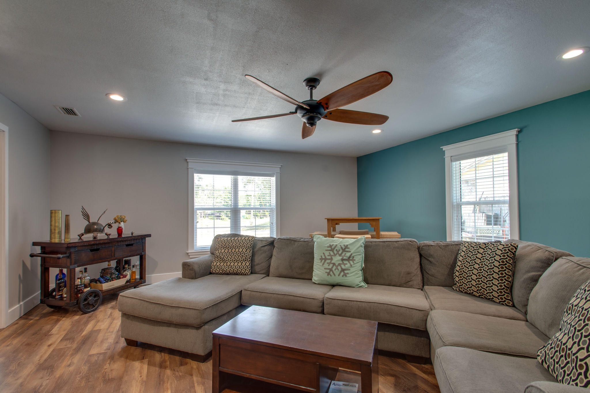 BAYVIEW MANOR - Residential