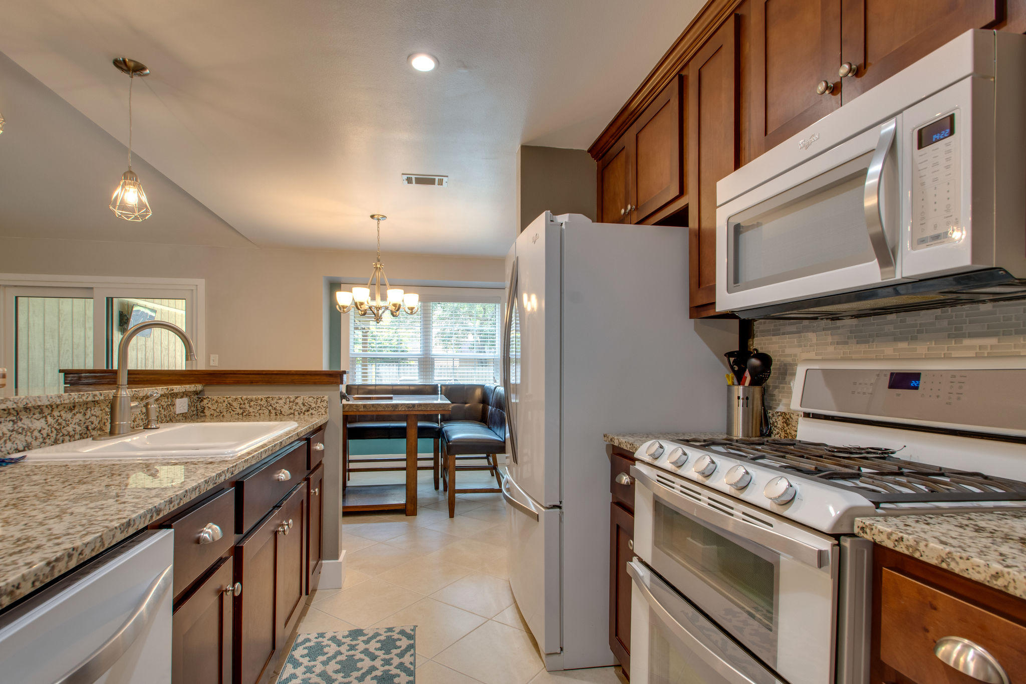 BAYVIEW MANOR - Residential