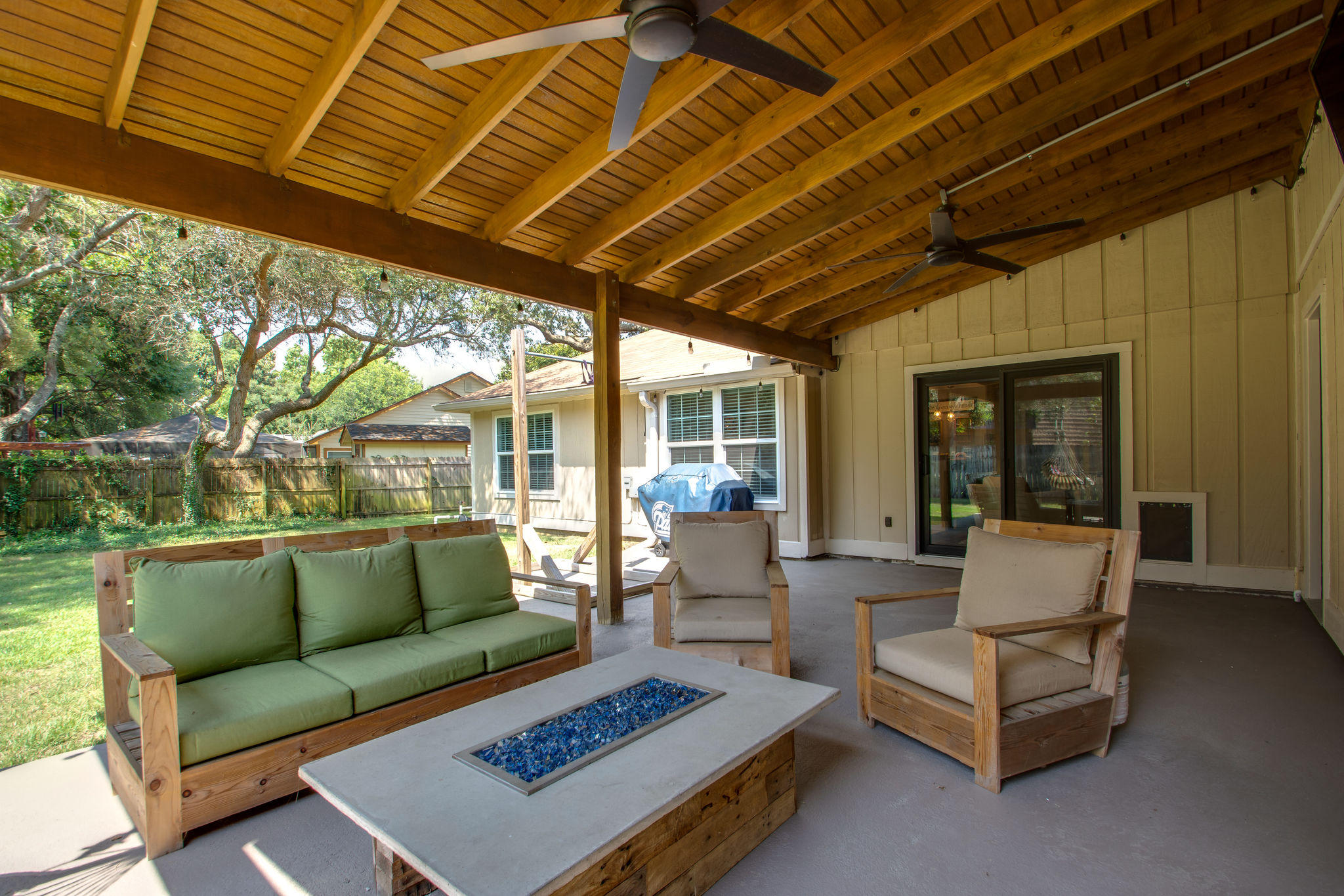 BAYVIEW MANOR - Residential