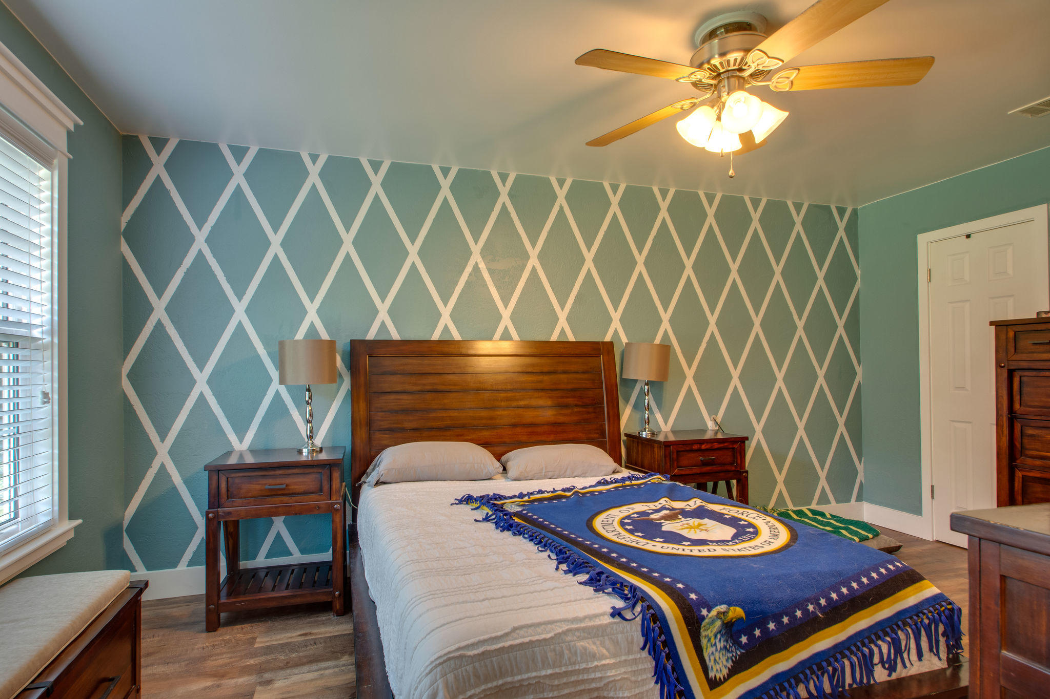 BAYVIEW MANOR - Residential