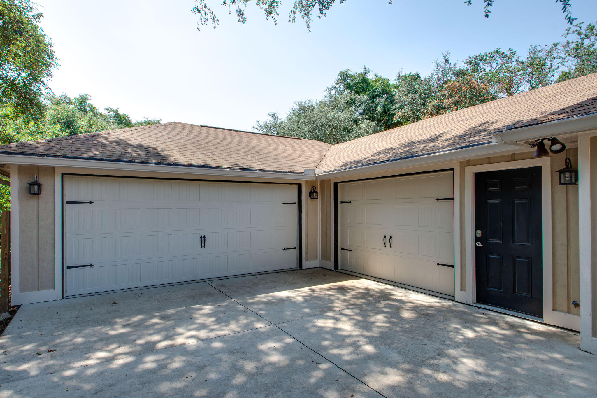 BAYVIEW MANOR - Residential