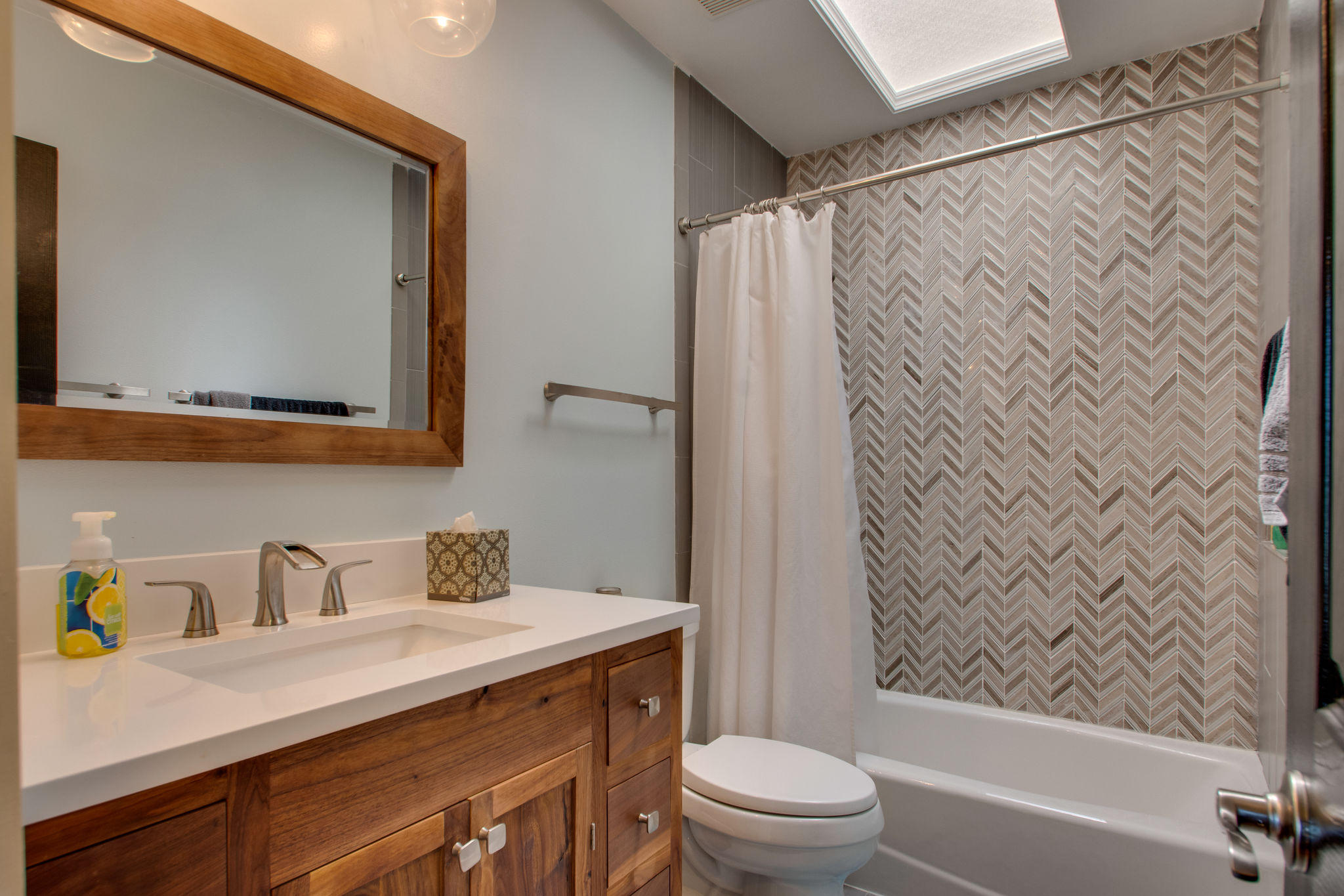 BAYVIEW MANOR - Residential