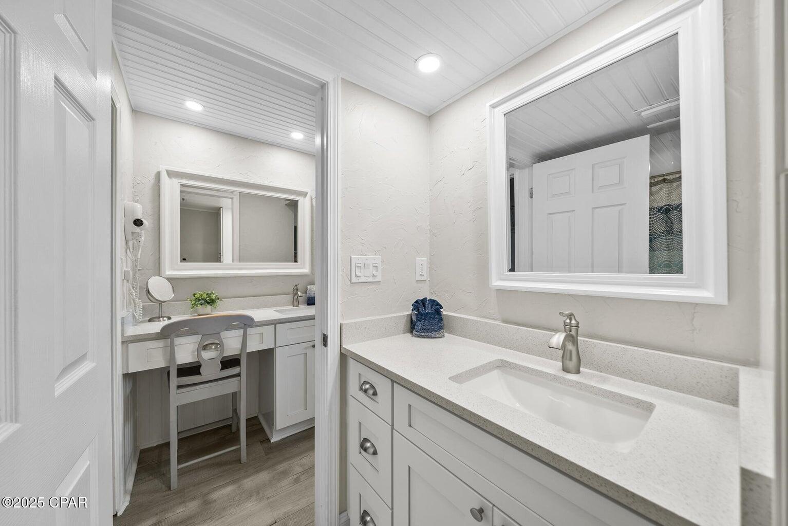 AQUAVISTA CONDO - Residential