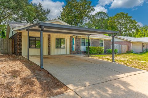 A home in Niceville