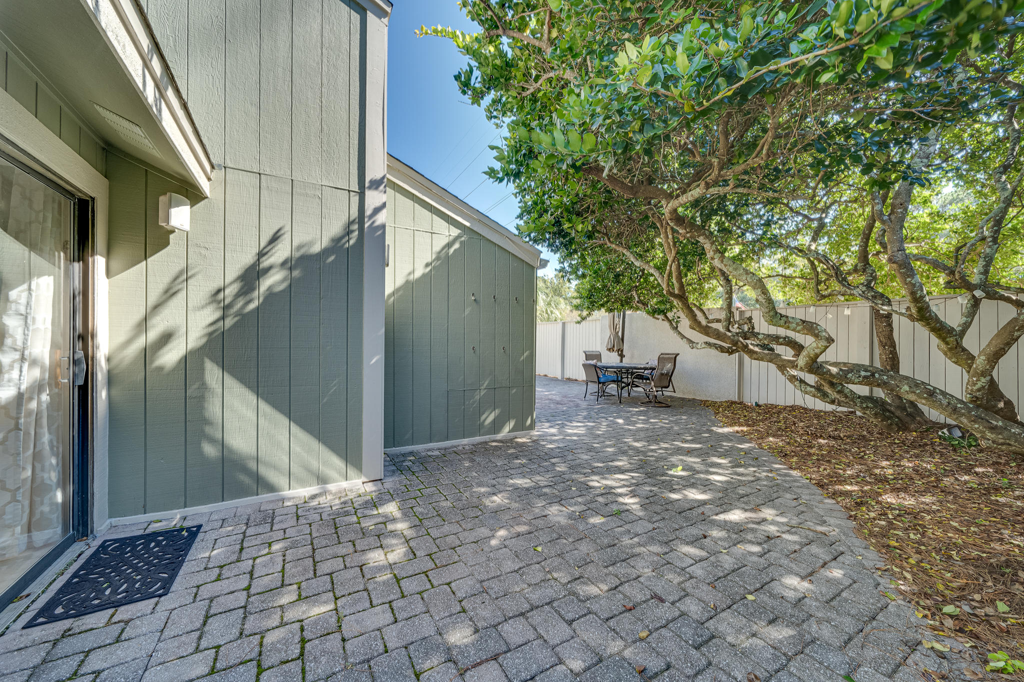 LINKSIDE VILLAGE UNIT 1 - Residential