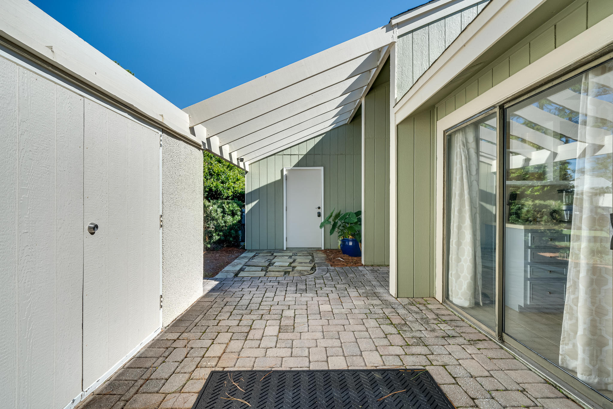 LINKSIDE VILLAGE UNIT 1 - Residential