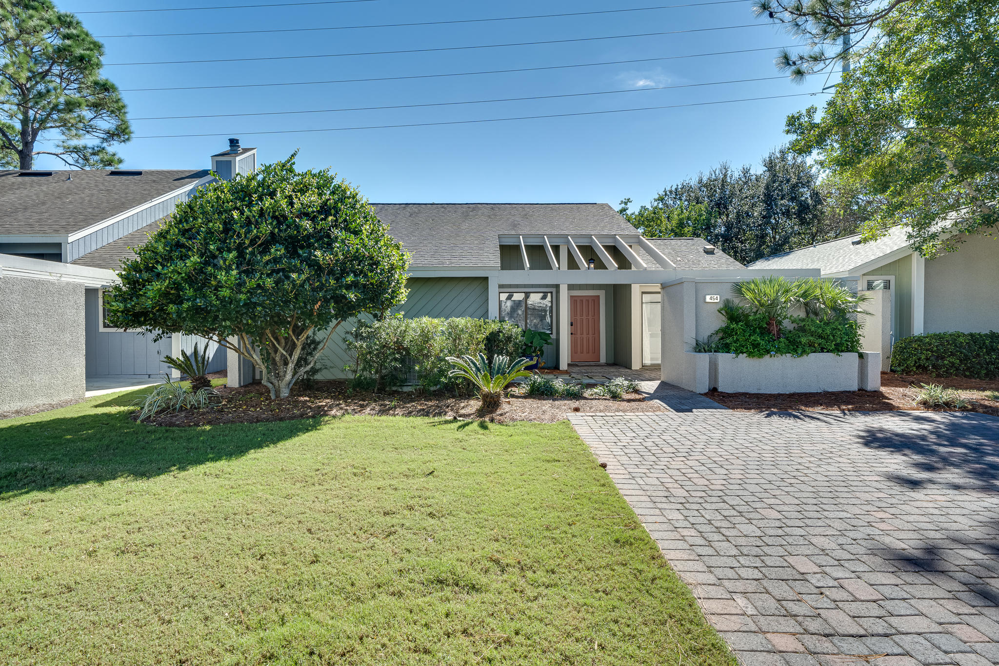 LINKSIDE VILLAGE UNIT 1 - Residential