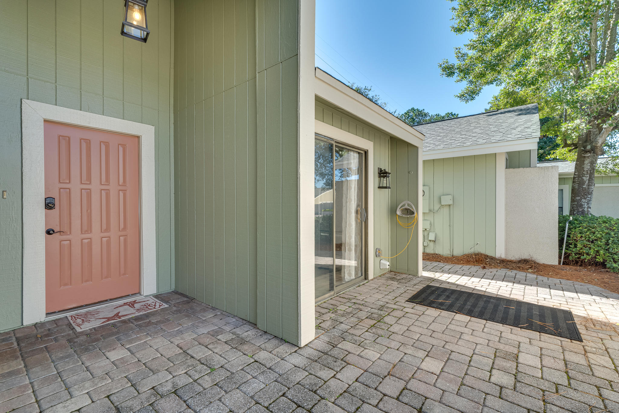 LINKSIDE VILLAGE UNIT 1 - Residential