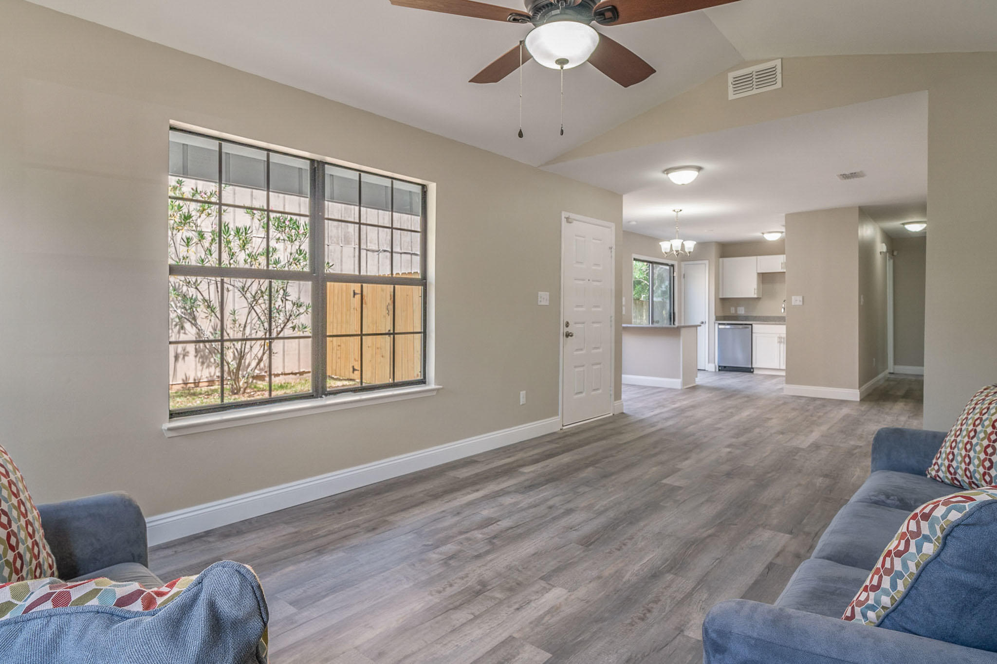 HIDDEN TRAILS PH 1 - Residential