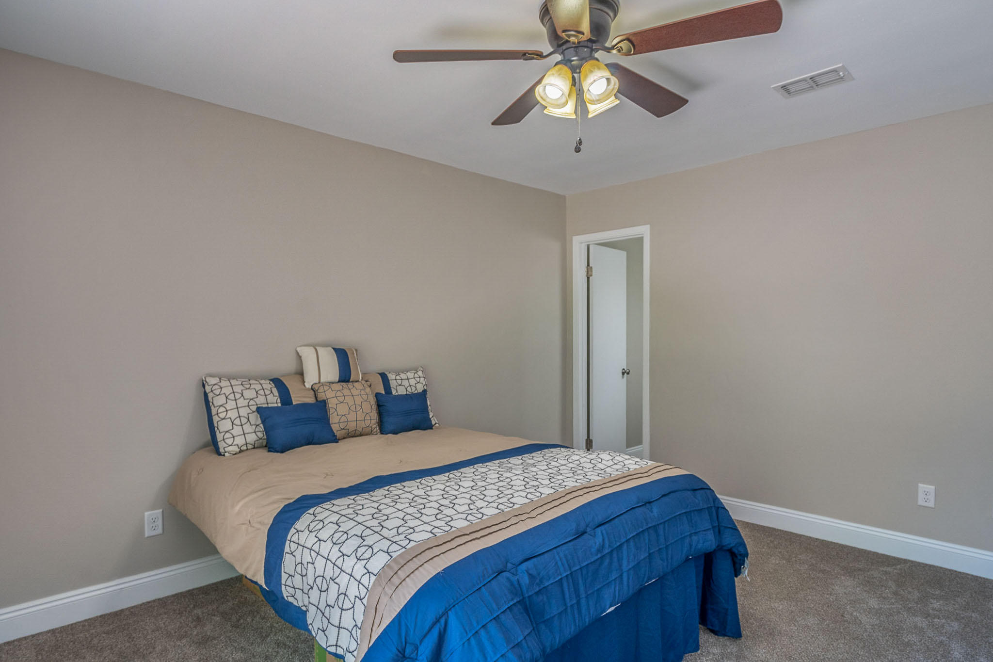 HIDDEN TRAILS PH 1 - Residential