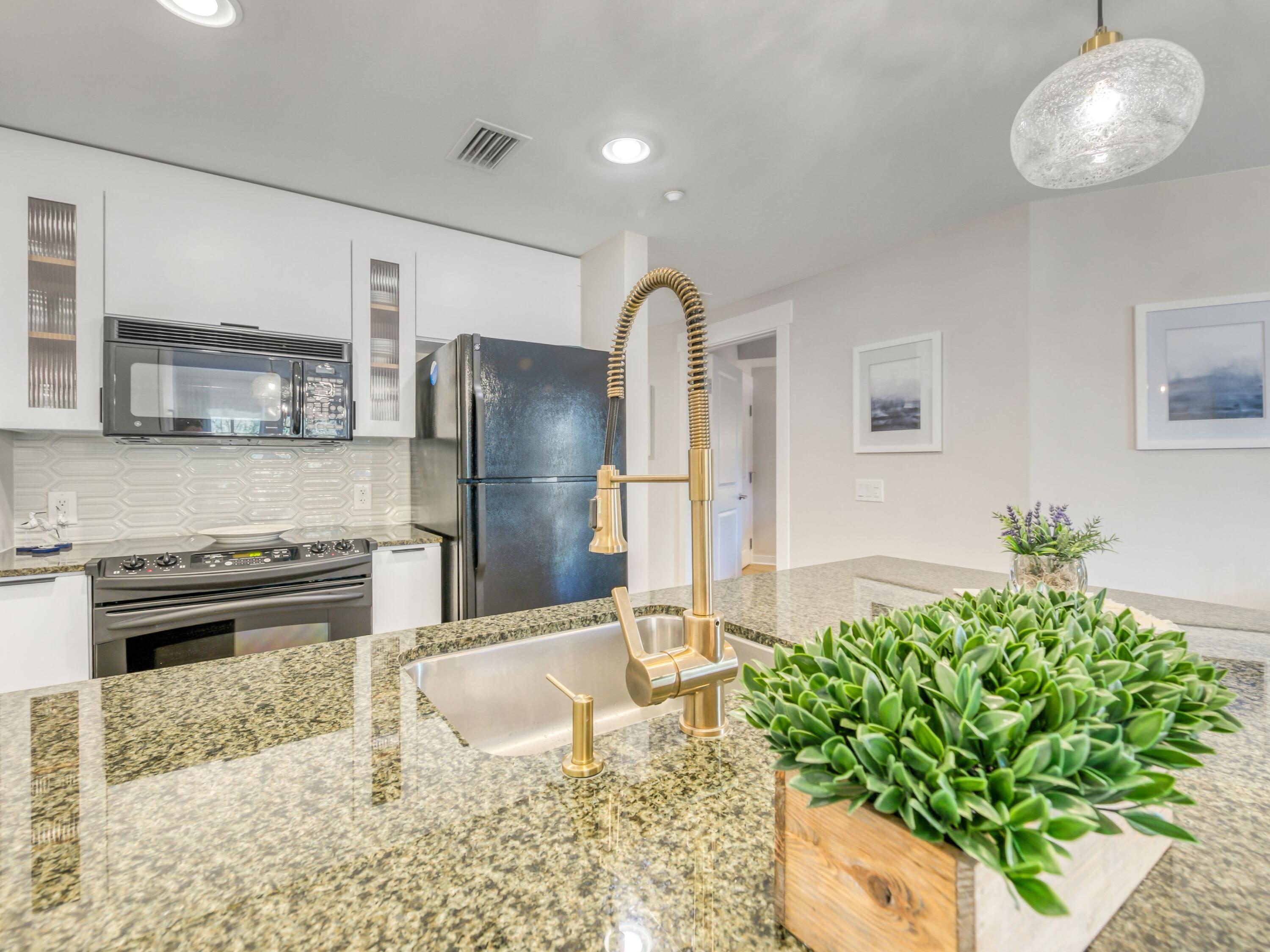 BAHIA CONDO - Residential
