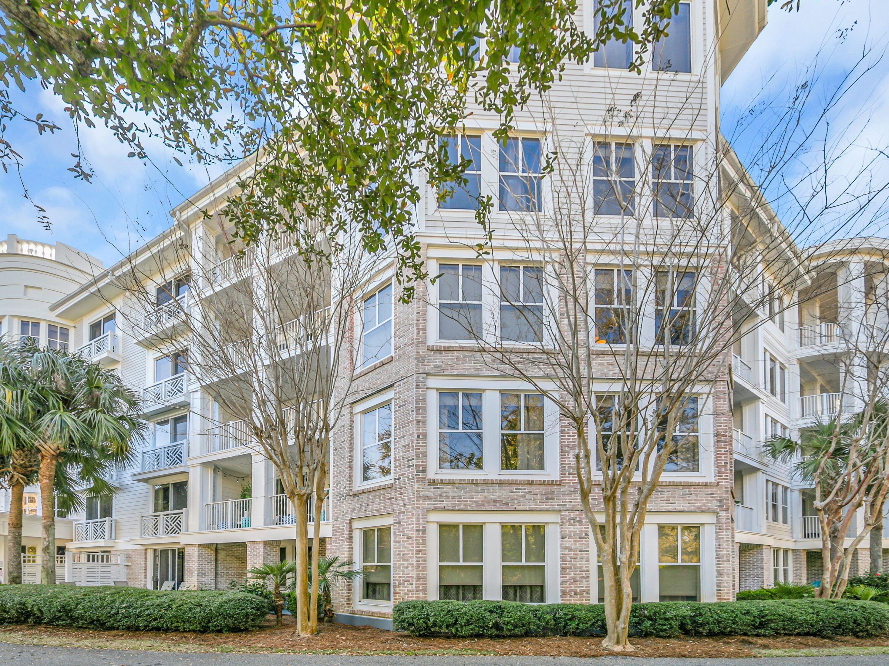 BAHIA CONDO - Residential