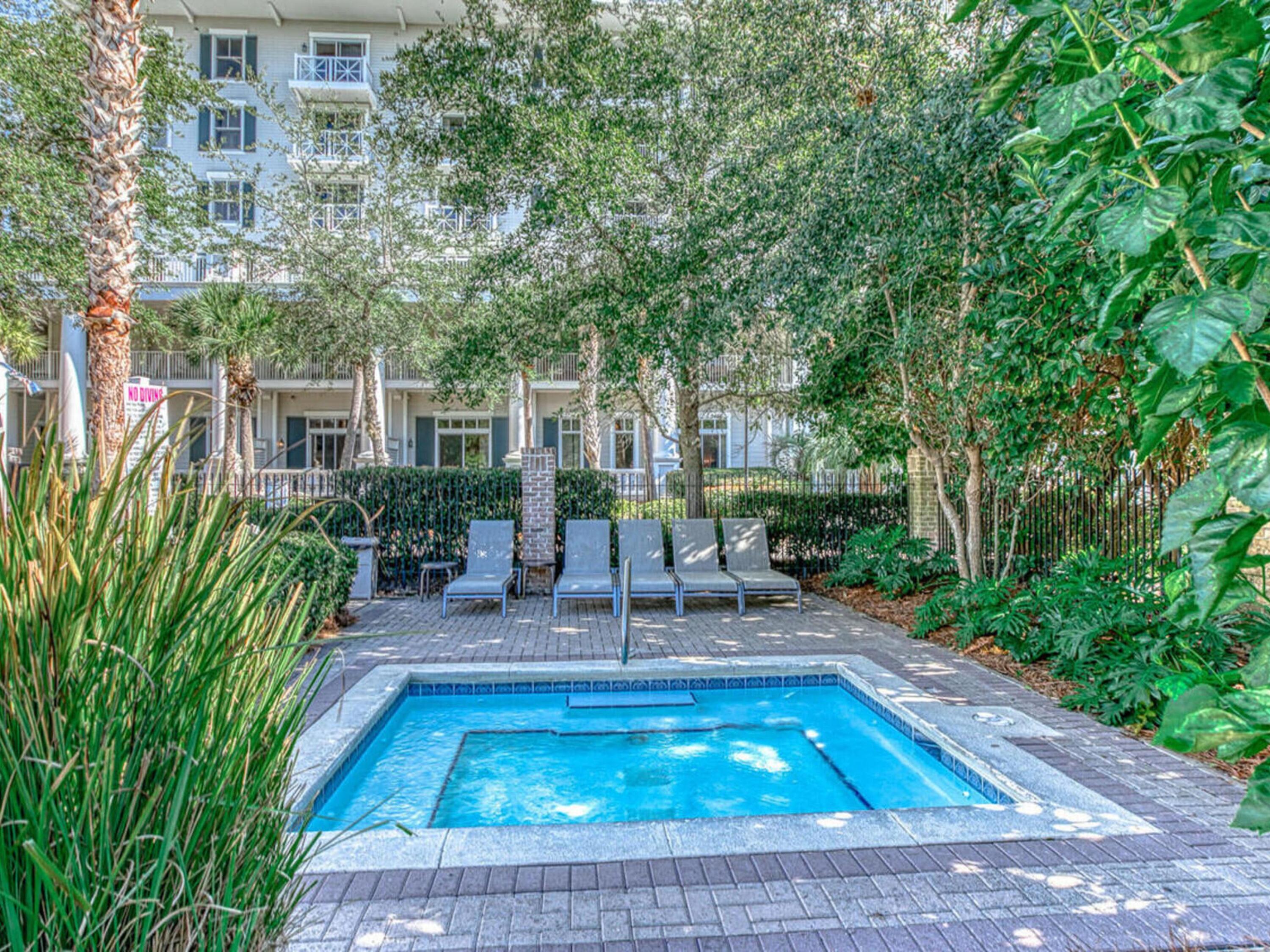 BAHIA CONDO - Residential