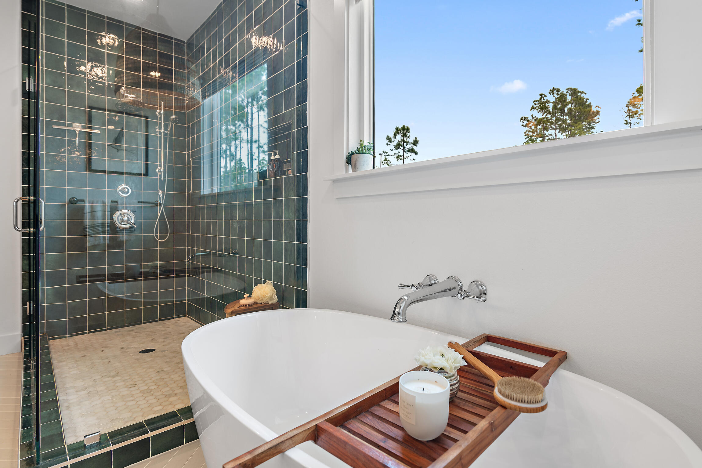 SECLUSION BAY - Residential