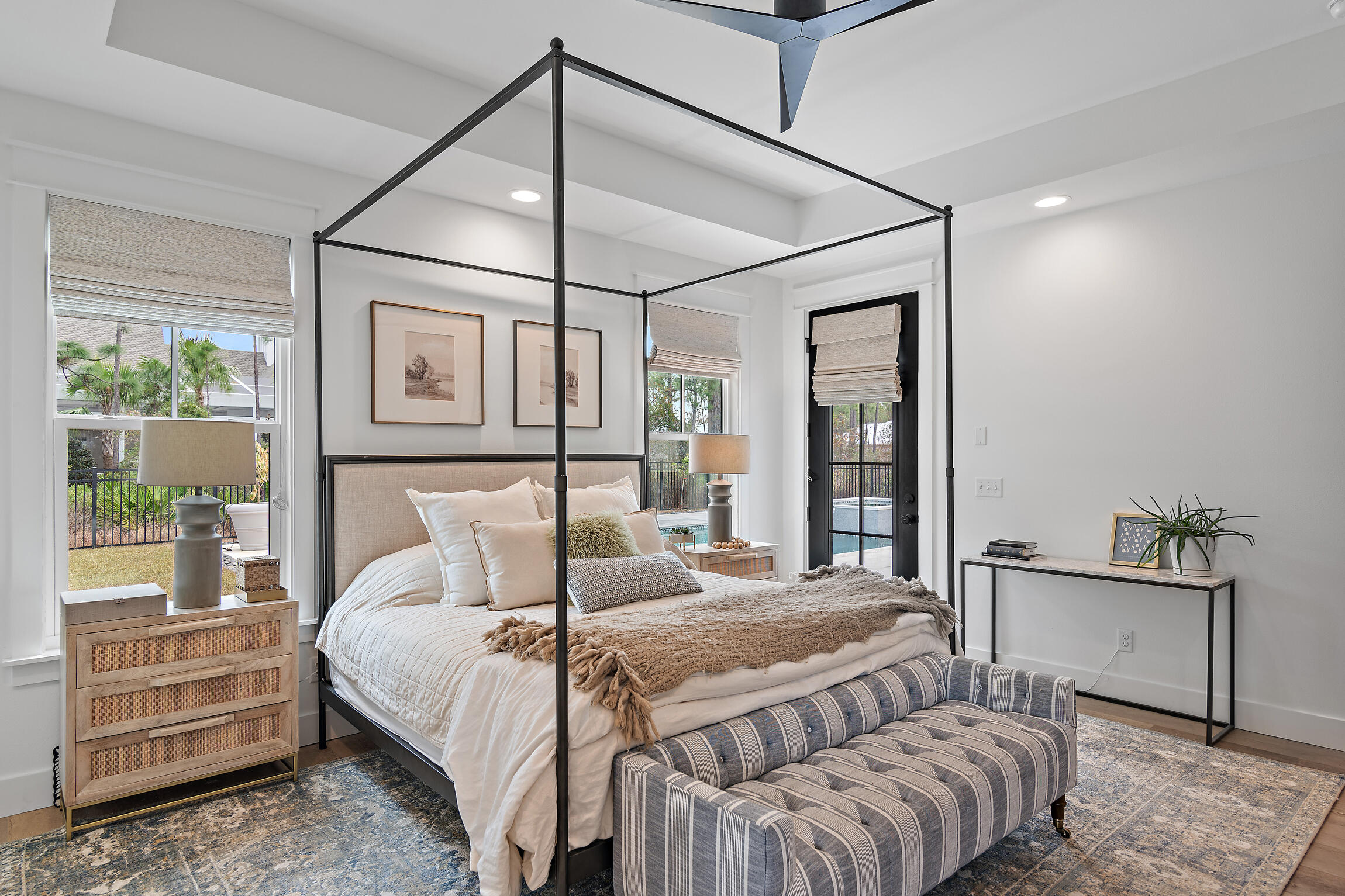 SECLUSION BAY - Residential