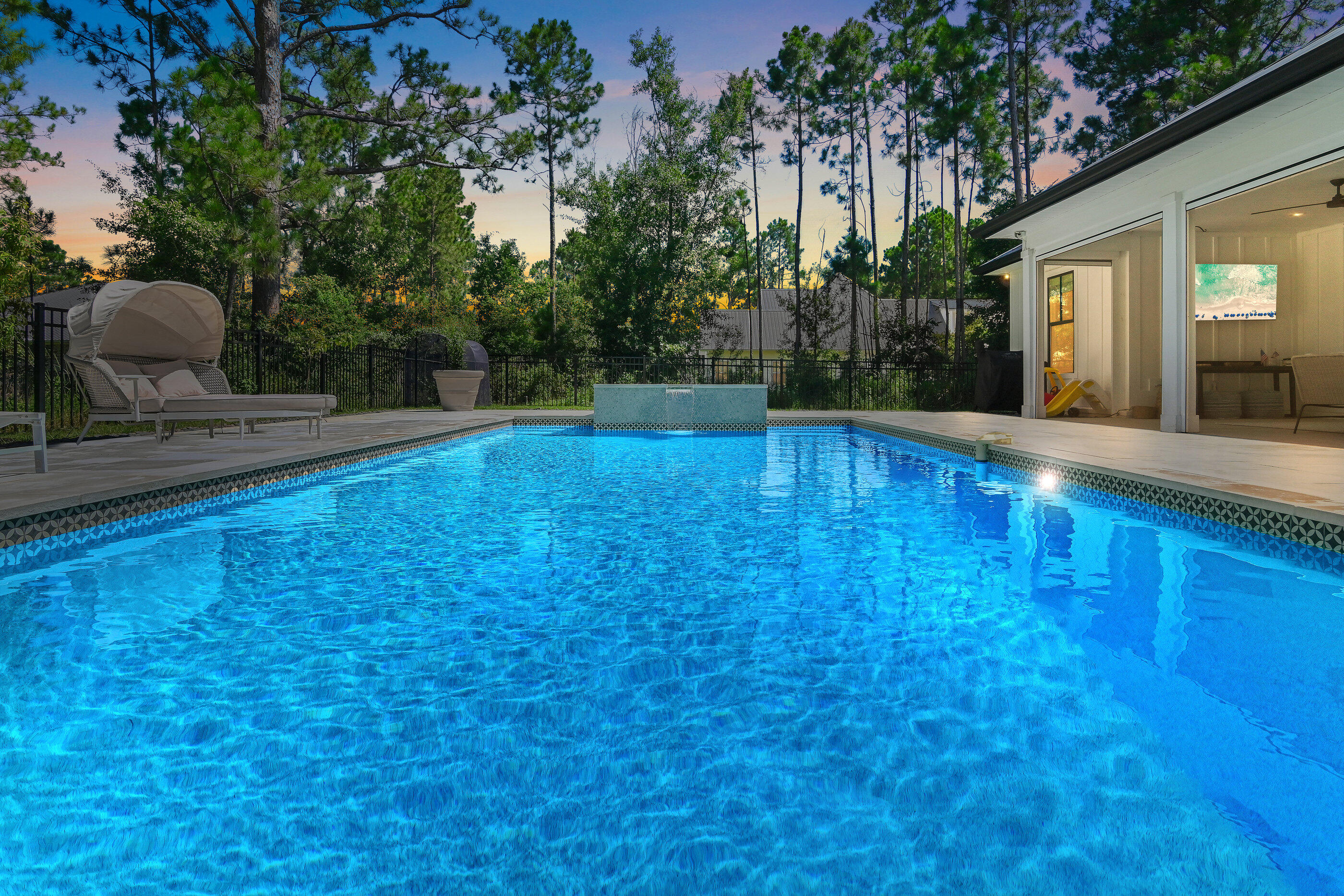 SECLUSION BAY - Residential