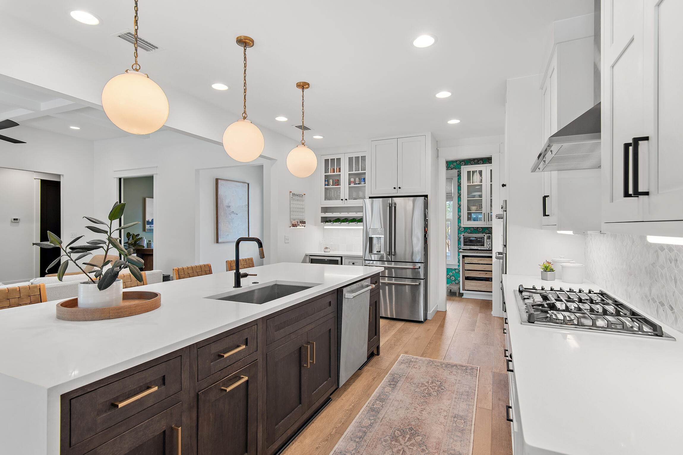 SECLUSION BAY - Residential