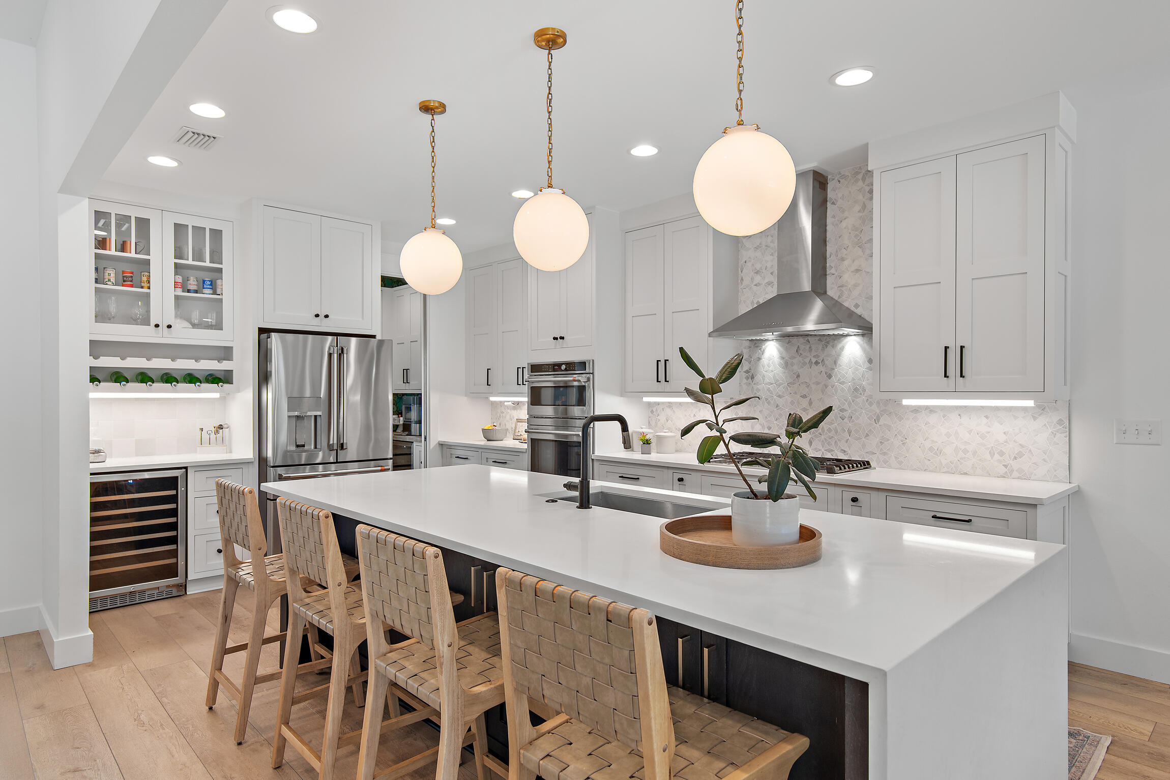 SECLUSION BAY - Residential