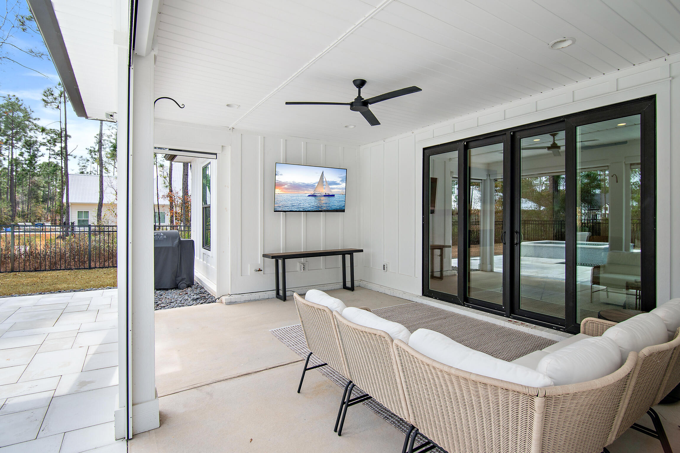 SECLUSION BAY - Residential