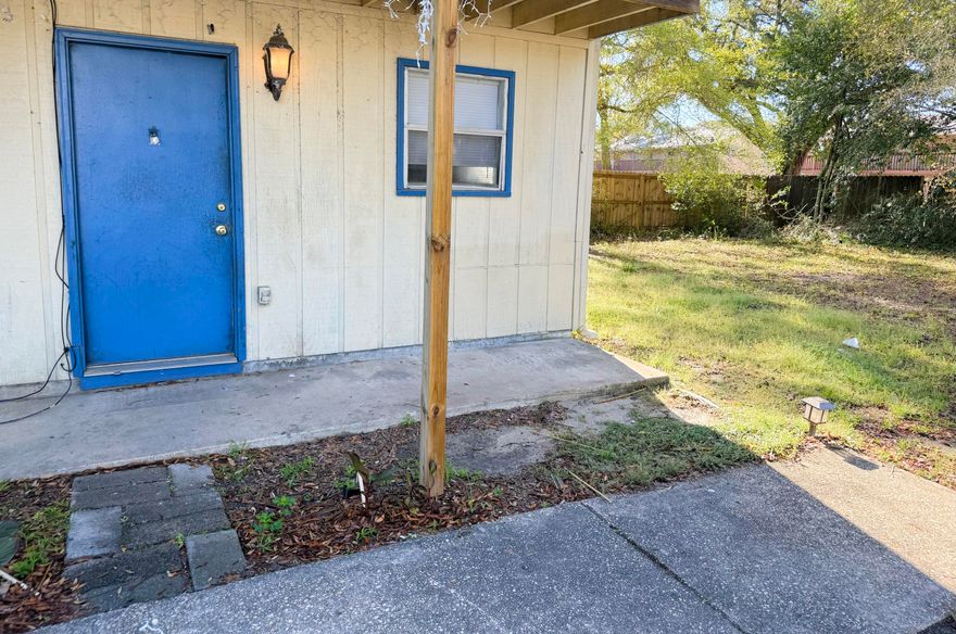 Welcome to this charming bottom-floor apartment, ideally situated just 20 minutes from some of the most beautiful beaches in the area. Nearby, you'll find local favorites, including a cozy pizza shop where you can grab a quick bite, as well as a stunning golf course located directly across the street, providing ample opportunities for relaxation and leisure activities.Inside the apartment, you will find comfortable living spaces that cater to your needs, including convenient washer and dryer hookups, making laundry days a breeze. With all these features combined, this apartment truly represents