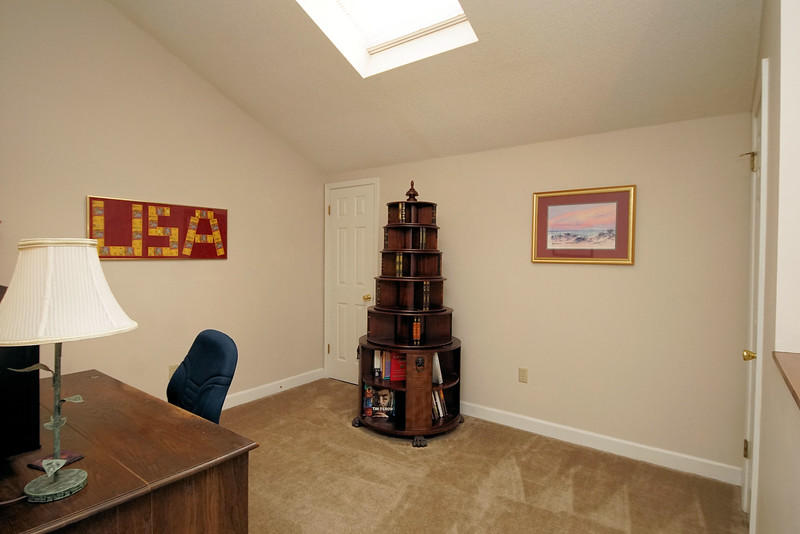 LAKESIDE CONDO AT BLUEWATER BAY - Residential