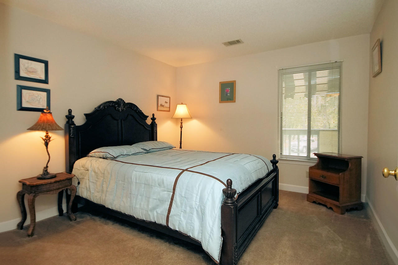 LAKESIDE CONDO AT BLUEWATER BAY - Residential