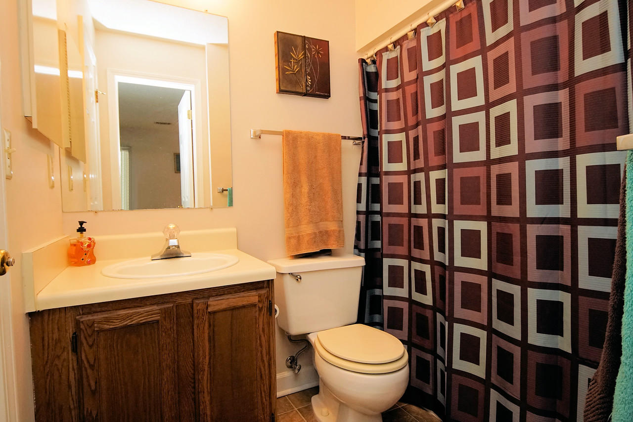 LAKESIDE CONDO AT BLUEWATER BAY - Residential