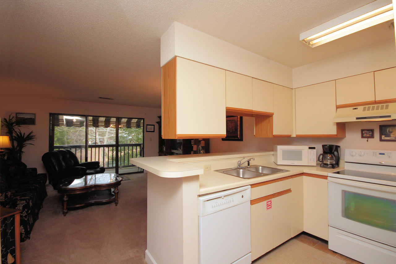 LAKESIDE CONDO AT BLUEWATER BAY - Residential