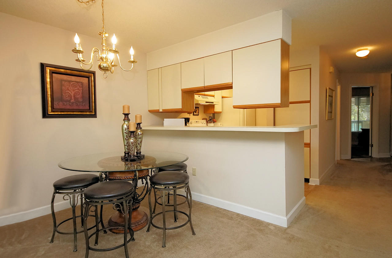 LAKESIDE CONDO AT BLUEWATER BAY - Residential