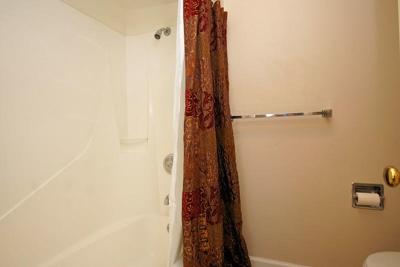 LAKESIDE CONDO AT BLUEWATER BAY - Residential